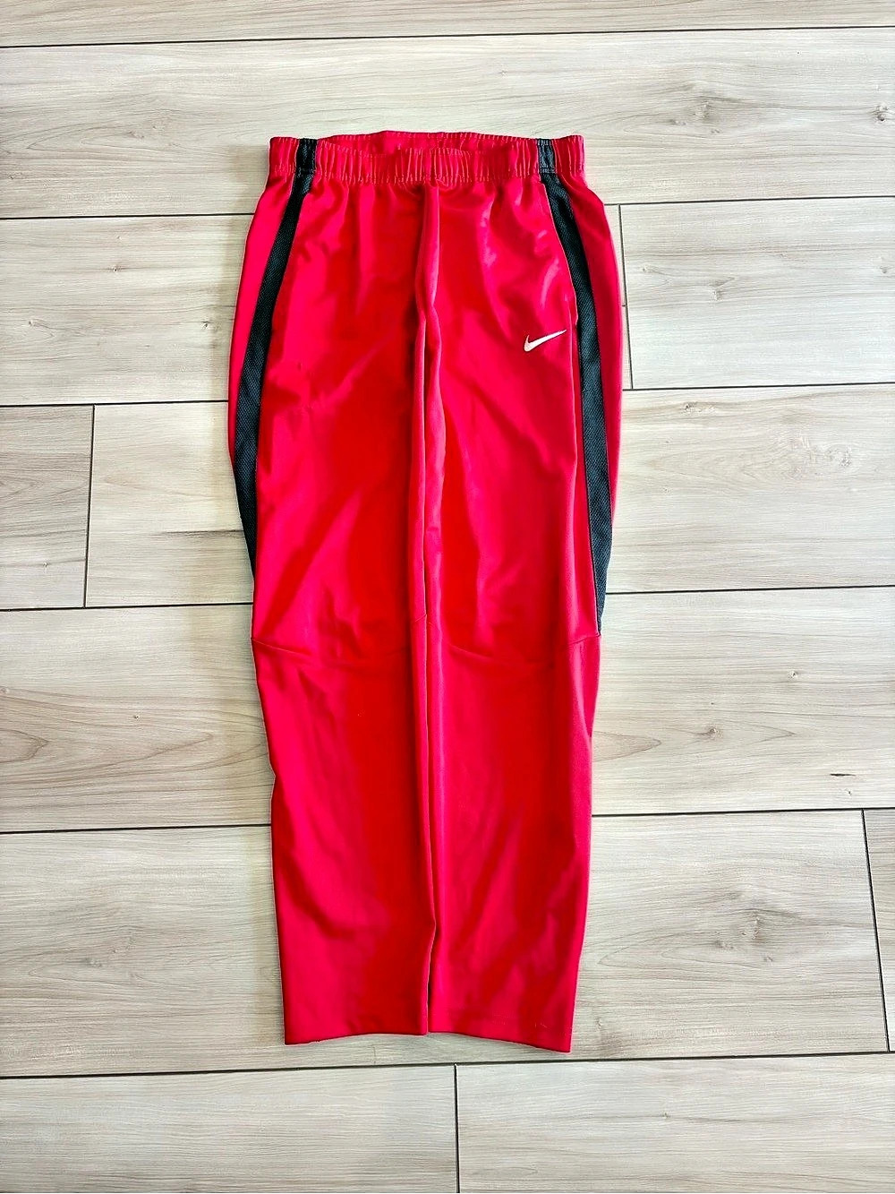 Nike Athletic Y2K 2000s Women’s Retro striped Track Pants in Red Size Medium